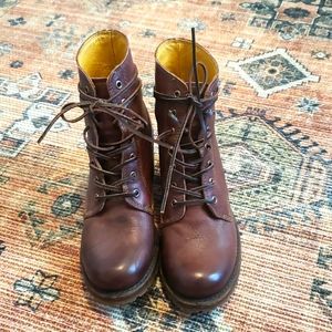 Frye reddish/brownish heeled boots size 8